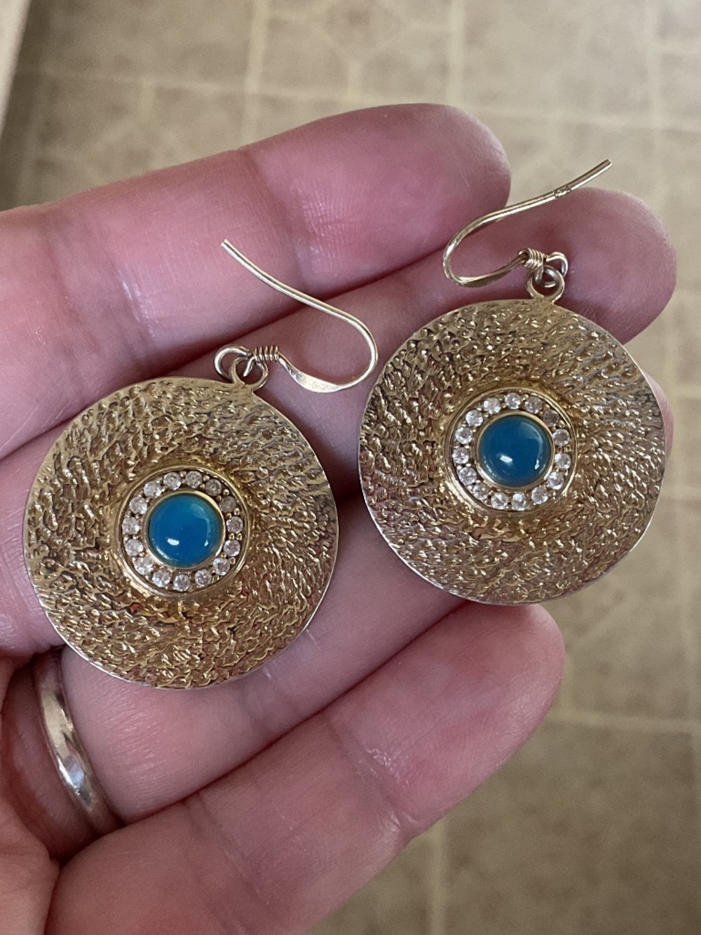 NWOT Gold plated sterling silver 925 Blue Chalcedon Round Hammered Earrings - Picture 3 of 11